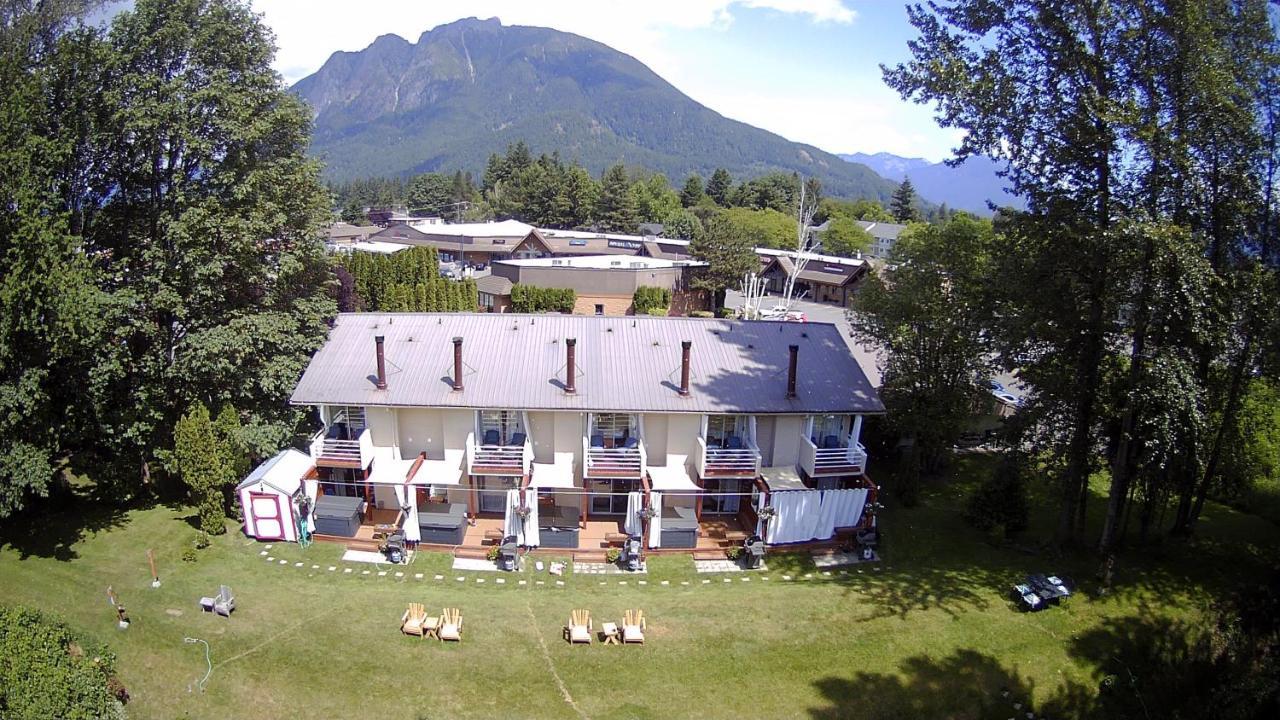 Moon River Suites #1 North Bend Exterior photo